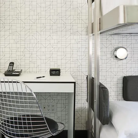 Hotel Pod 51 3*