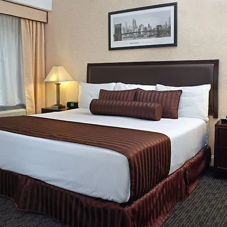 Edison Times Square 4*