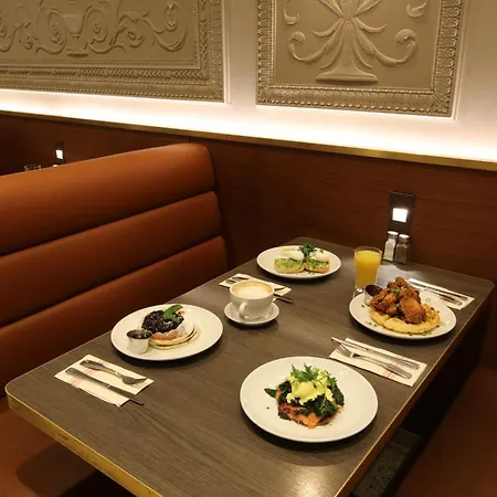 Edison Times Square 4*