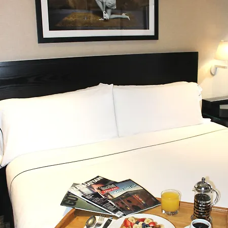 Hotel Oyo Times Square 4*
