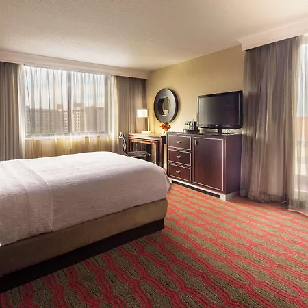 Hotel Doubletree By Hilton New York-laguardia