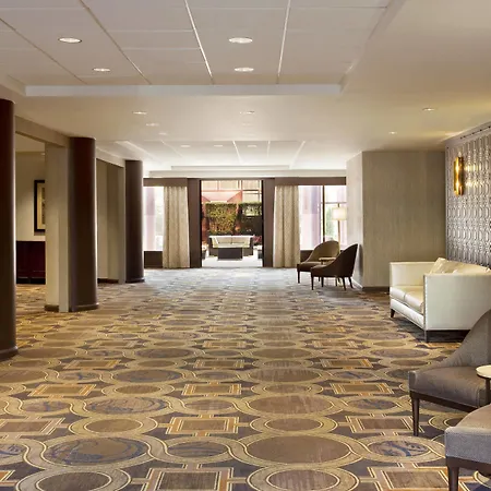 Sheraton Laguardia East 3*