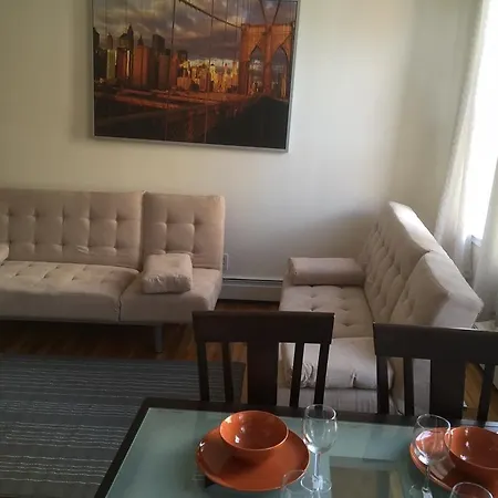 Large One Bedroom With Cozy Backyard Apartment *
