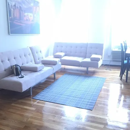 Large One Bedroom With Cozy Backyard * New York