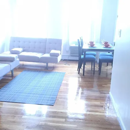 Large One Bedroom With Cozy Backyard