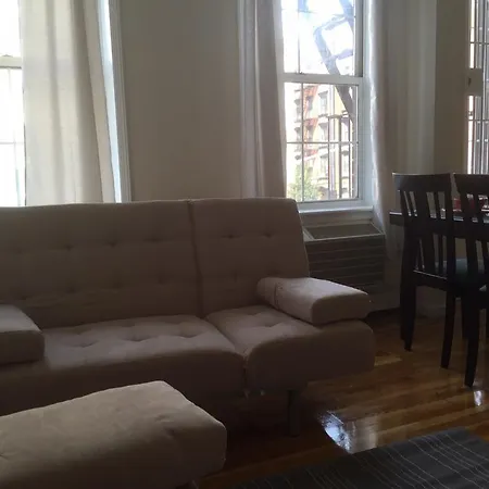 Large One Bedroom With Cozy Backyard