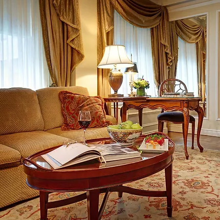 Hotel Elysee By Library Collection 4*