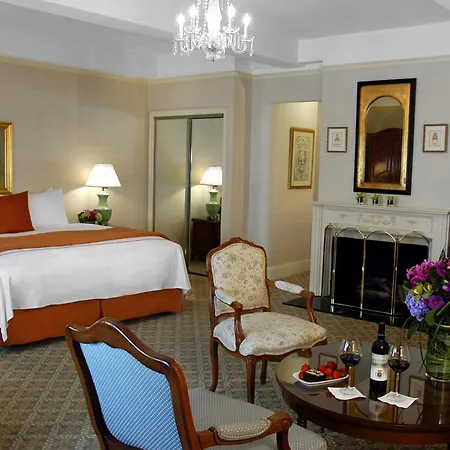 Hotel Elysee By Library Collection 4*