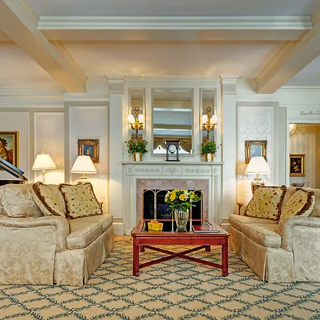 Hotel Elysee By Library Collection 4*