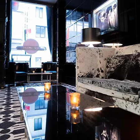 Night By Sb At Times Square 4*