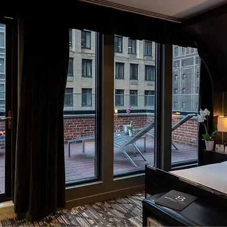 Night By Sb At Times Square Hotel