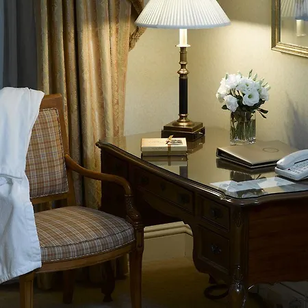 The Sherry Netherland 5*