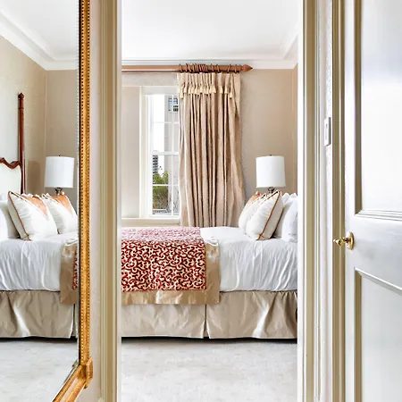 The Pierre, A Taj Hotel, Hotel