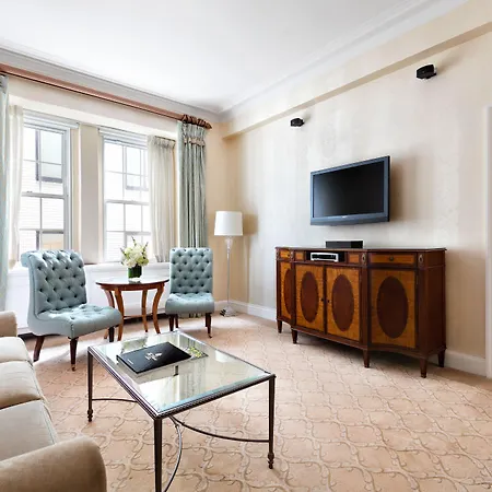 The Pierre, A Taj Hotel, Hotel