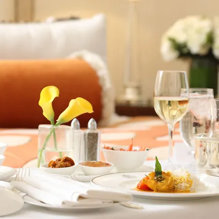 Hotel The Pierre, A Taj Hotel, 5*