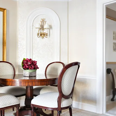 The Pierre, A Taj Hotel, 5*