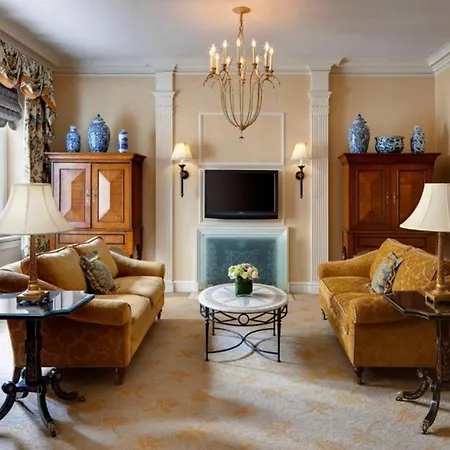 The Pierre, A Taj Hotel, 5*