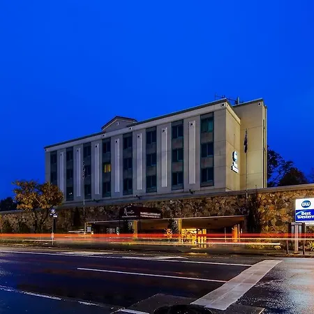 Western Queens Gold Coast 3* New York