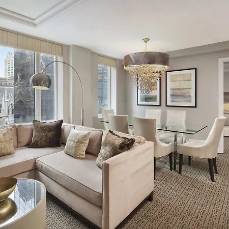 Omni Berkshire Place 4*
