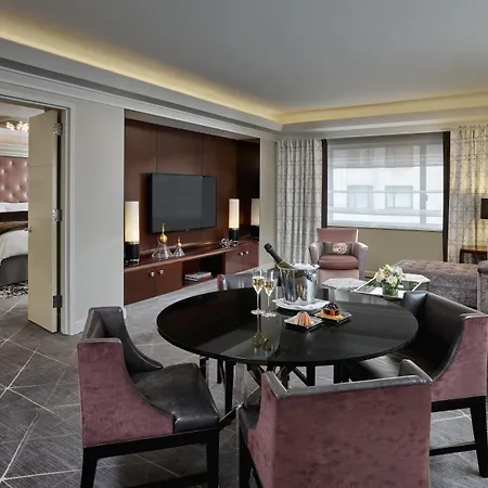 Loews Regency 5*