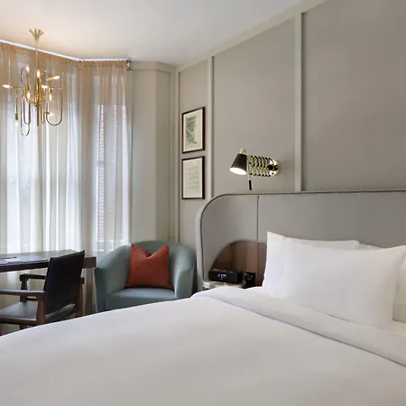 Hotel The Evelyn Nomad