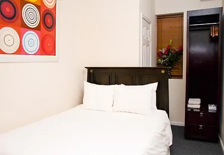 Royal Park Hostel