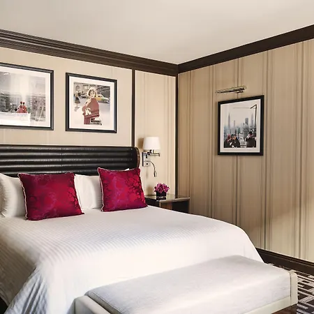 The Iroquois Times Square, A Small Luxury Hotel New York