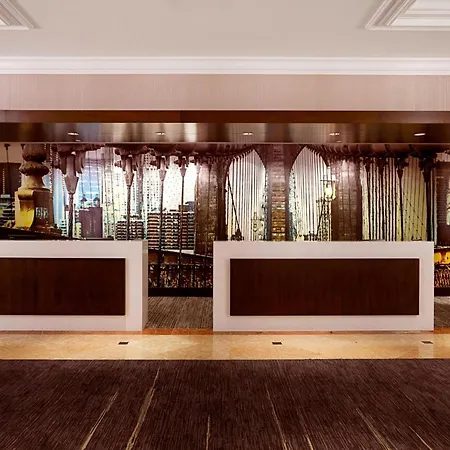 Hotel Marriott At The Brooklyn Bridge 4*