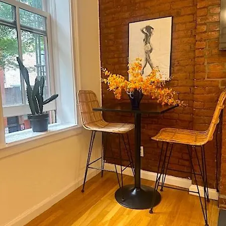 Apartment Beauty In The Heart Of The Village