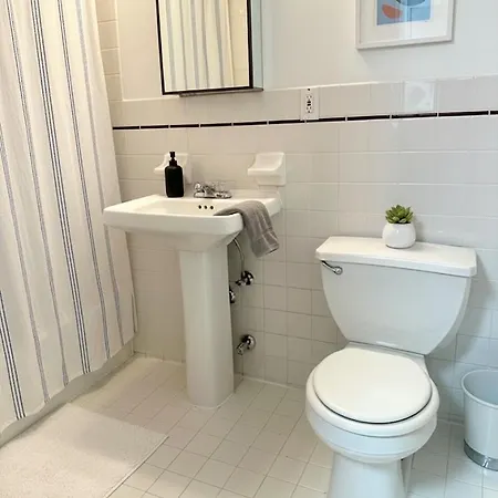 Beauty In The Heart Of The Village Apartment *