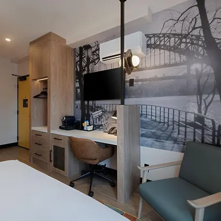 Voco Astoria By Ihg Hotel