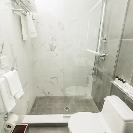 Hotel Moderne 4*