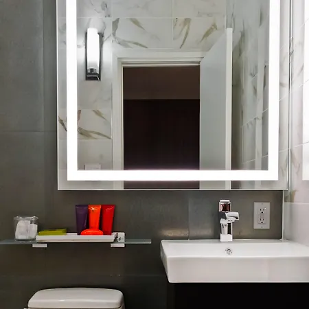 Hotel Moderne 4*