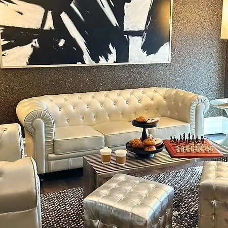 Moderne Hotel 4*
