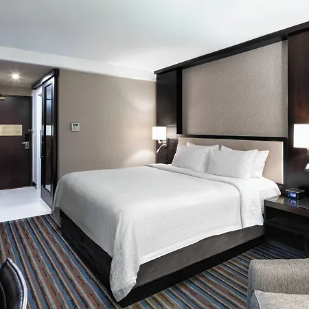 Courtyard Manhattan/times Square 3*