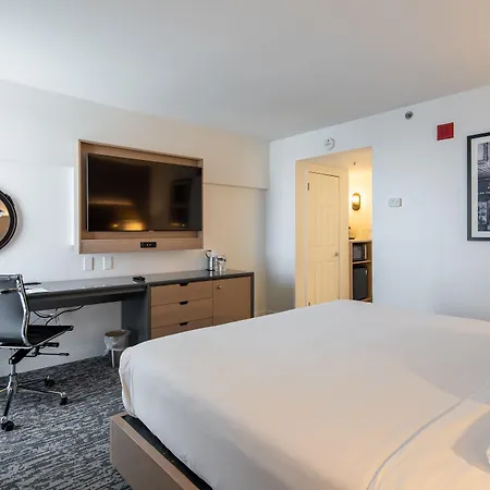 Hotel Doubletree By Hilton Jfk Airport 3*