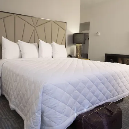 Martinique On Broadway, Curio Collection By Hilton Hotel New York