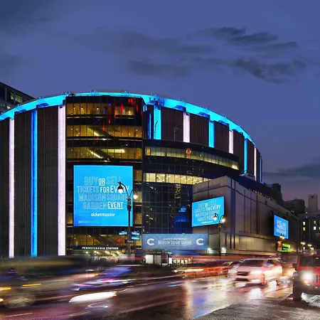 Hotel Martinique On Broadway, Curio Collection By Hilton