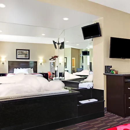 Ramada By Wyndham Bronx New York