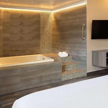 Ramada By Wyndham Bronx
