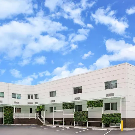 Hotel Ramada By Wyndham Bronx New York