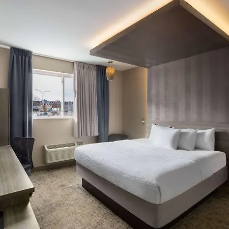 Ramada By Wyndham Bronx Hotel 3*