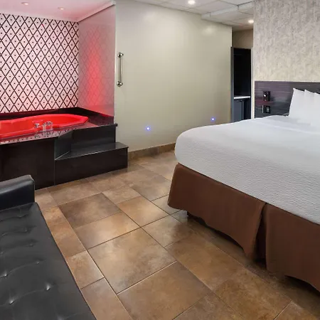 Hotel Ramada By Wyndham Bronx 3*