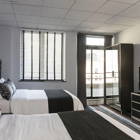Broadway Plaza 4*
