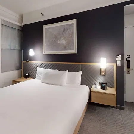 Hotel Newly Renovated At Club Quarters Times Square, 4*