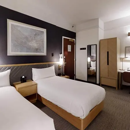 Hotel Newly Renovated At Club Quarters Times Square, New York