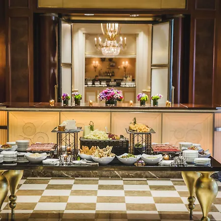 Jw Marriott Essex House Hotel