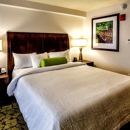Hilton Garden New York/staten Island 3*