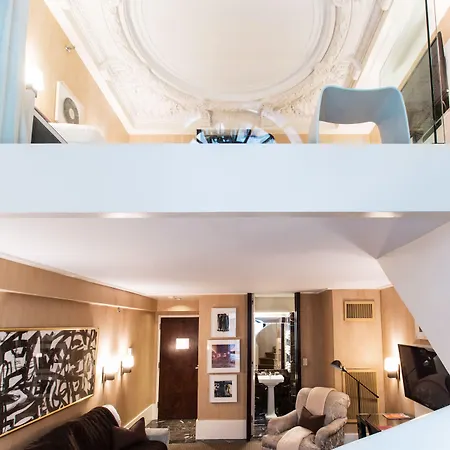 Club Hotel