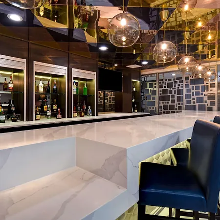 Hampton Ny-jfk Hotel 3*